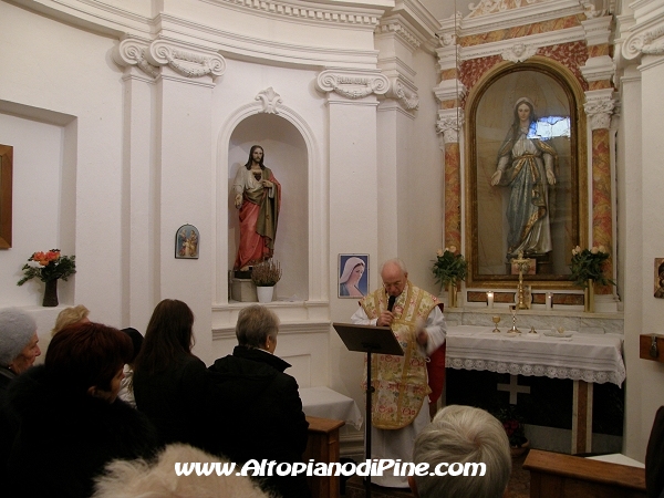 Don Giuseppe Seppi celebra la S. Messa ai Bernardi per la festa dell'Immacolata Concezione 2012