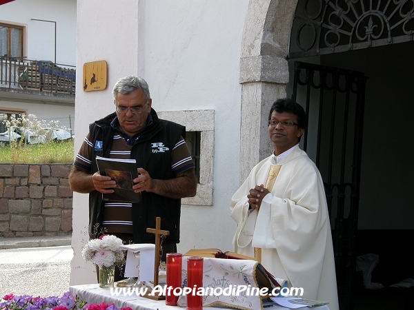 S.Messa in onore di San Rocco - Marco     Avi e don Jude Sebastian