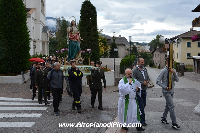 Don Stefano Volani - processione Madonna S.Rosario 2013 - Baselga