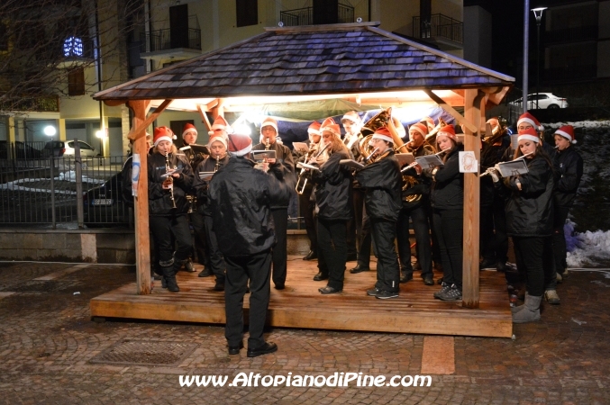 Gruppo Bandistico Folk Pinetano - Natale in Corso Roma a Baselga di Pine' - Dicembre 2013