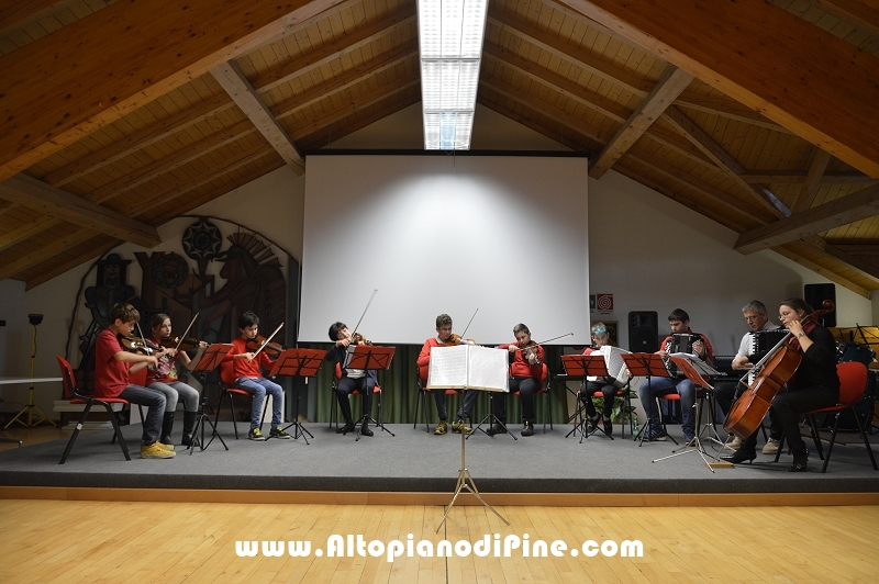 Saggio di Natale 2015 scuola musicale C. Moser