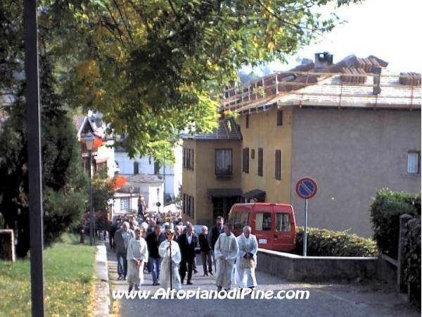 Processione per le vie del paese