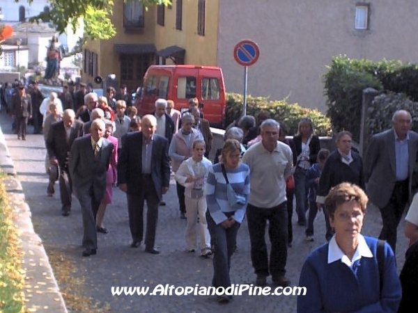 Processione per le vie del paese