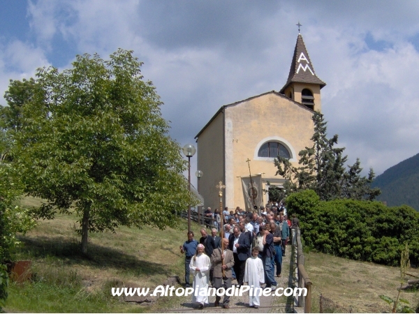 La processione inizia scedendo dalla Chiesa dedicata a Sant'Antonio