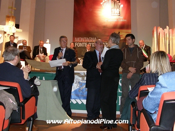 Premiazione dei soci cinquantennali - 114 Congresso SAT