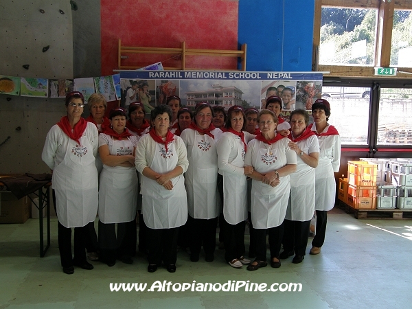 Le Donne Rurali di Sover che hanno servito ai tavoli