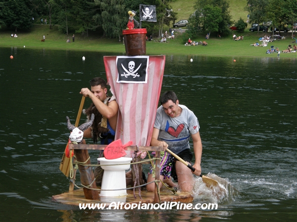 Momenti della gara di Crazy Boat 2008 - Baselga di Pine'
