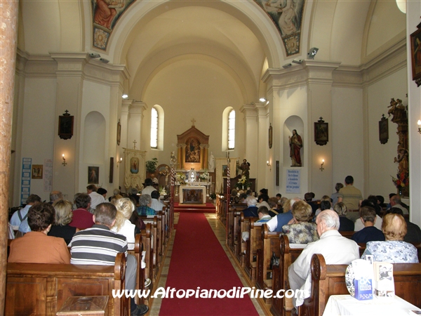 La S. Messa celebrata da don Luigi Benedetti 
