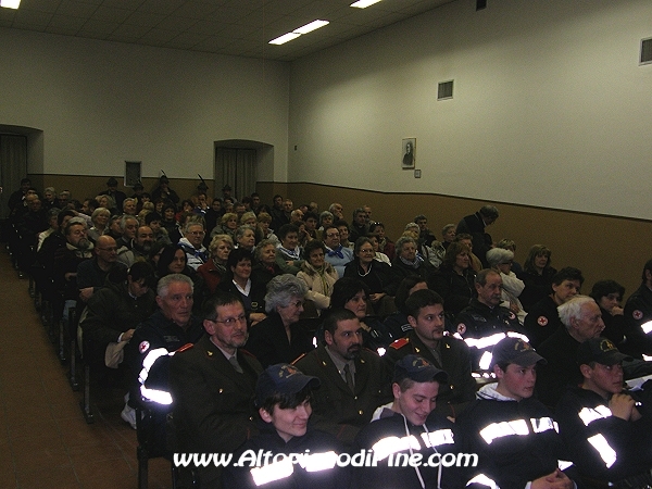 La gente presente all'incontro