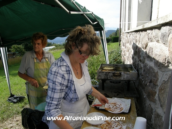 Preparazione degli straboi - Sagra San Valentino 2010