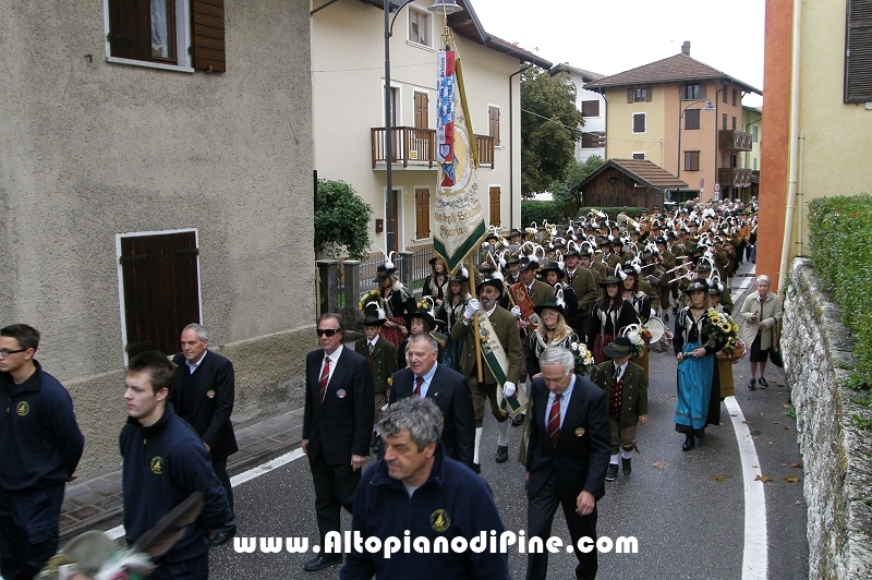 Vigili del Fuoco Volontari e maestri di sci di Folgaria - Benvenuto a don Gabriele Bernardi