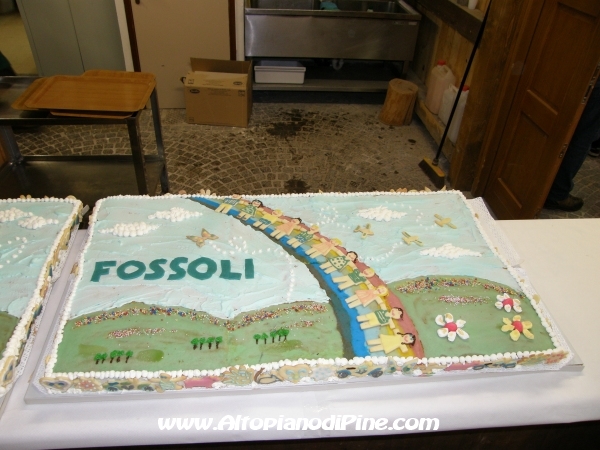 Gemellaggio Fossoli-Miola 2013 - la torta (metá con scritto Fossoli)