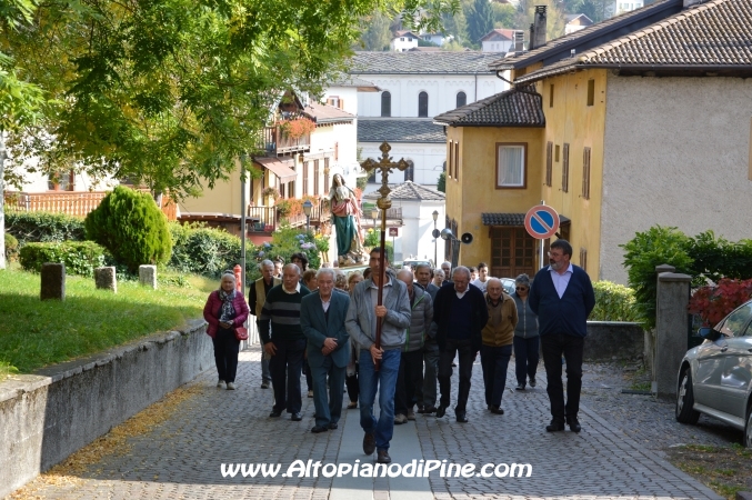 Don Stefano Volani - processione Madonna S.Rosario 2014 - Baselga