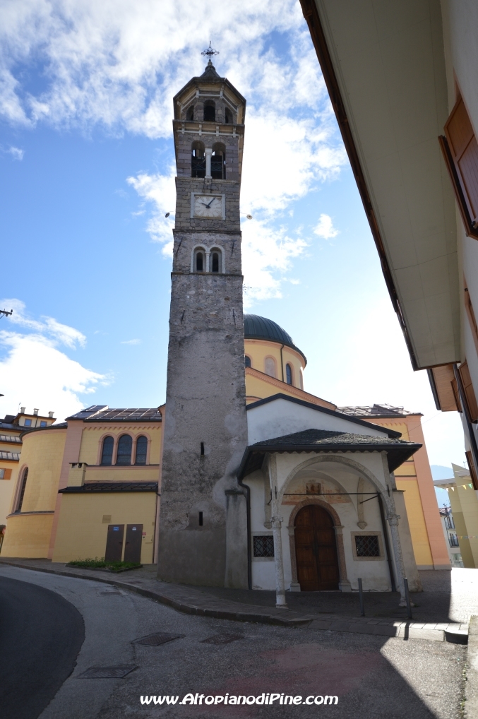 Chiesa di Miola e alcune case