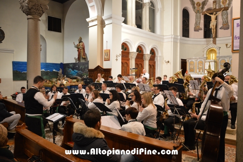 Concerto Natalizio 2015 Gruppo Bandistico Folk Pinetano