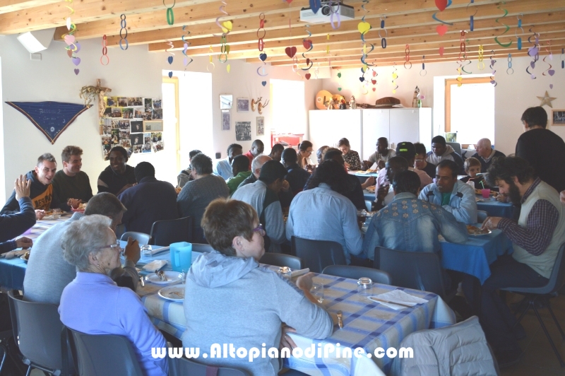 Pranzo conviviale con i richiedenti asilo - Tressilla 