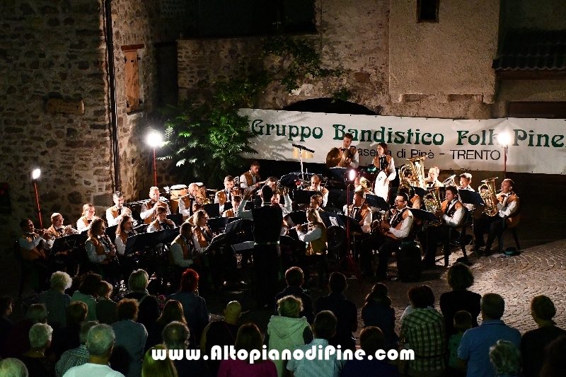 Concerto Banda Giovanile Pine', Gruppo Bandistico Folk Pinetano ed esibizione Majorettes