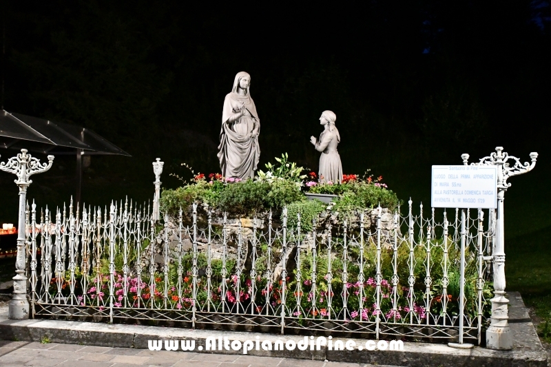 Le statue nel prato della Comparsa