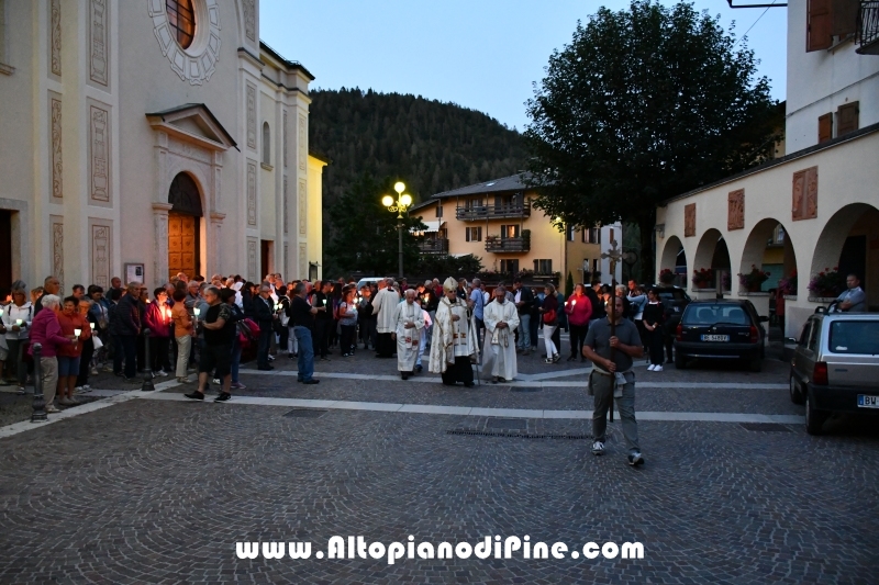 Inizio della fiaccolata con recita del rosario dal Santuario di Montagnaga fino alla Conca della Comparsa