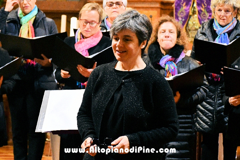 Concerto Natalizio Coro La Sorgente e Coro Costalta -  Baselga di Piné