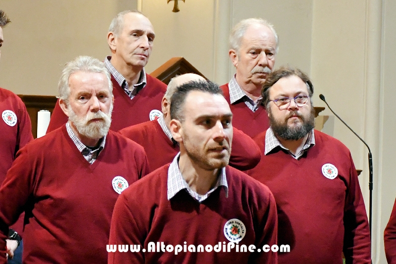 Concerto Natalizio Coro La Sorgente e Coro Costalta -  Baselga di Piné