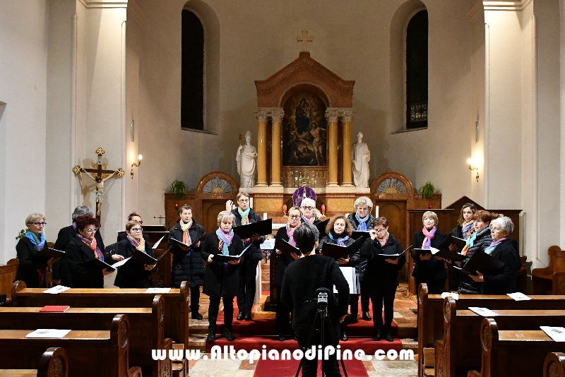 Concerto Natalizio Coro La Sorgente e Coro Costalta -  Baselga di Piné