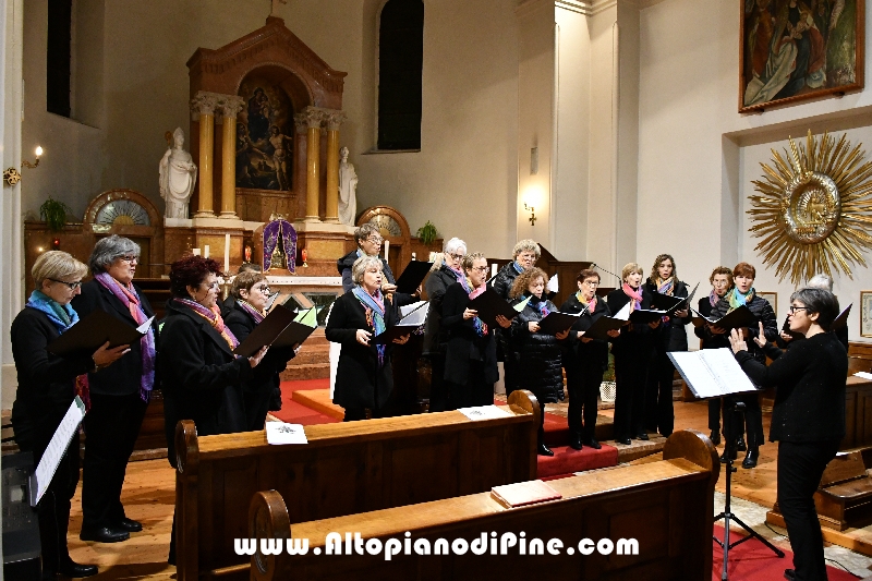 Concerto Natalizio Coro La Sorgente e Coro Costalta -  Baselga di Piné