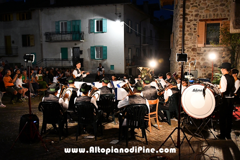 Momenti del concerto Gruppo Bandistico Folk Pinetano