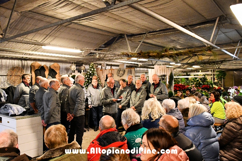 Floricoltura Ioriatti - Concerto in Serra del coro Abete Rosso  - dicembre 2024