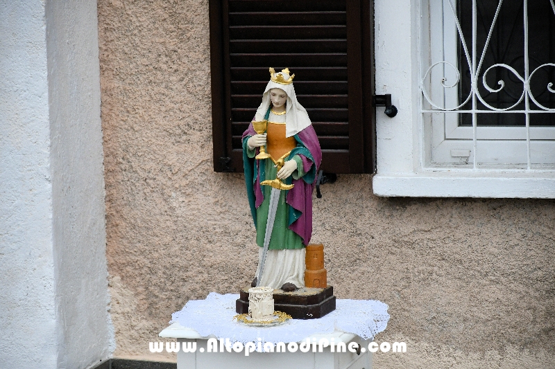 La statua di Santa Barbara nel paese di San Mauro - Baselga di Piné 4 dicembre 2024 