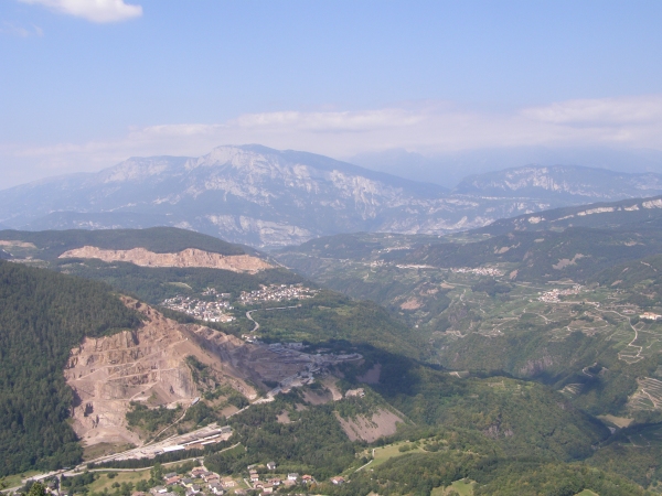 Panorama della Valle di Cembra [fotopercorsi/bellavista3.jpg]