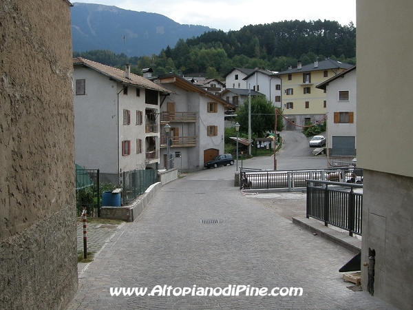 Strada di Tressilla [fotopercorsi/strada_tressillachiesetta2.jpg]