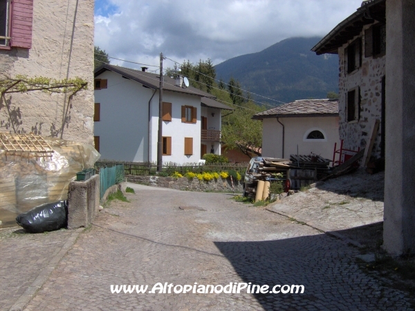 Strade di Ferrari [fotopercorsi/strada_tressillaferrari12.jpg]